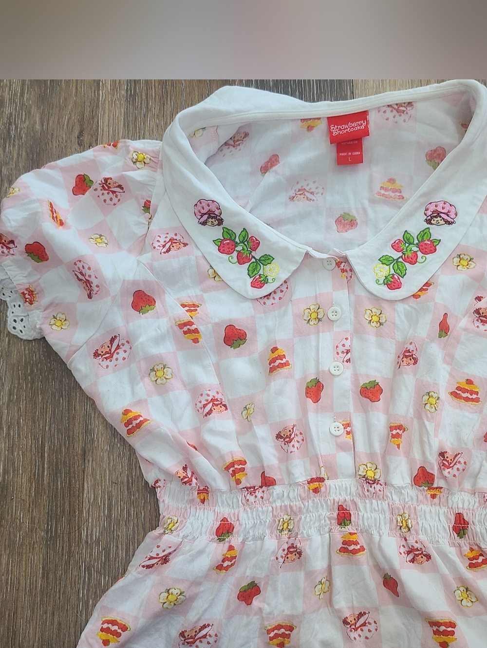 Hot Topic Strawberry Shortcake embroidered woven top Womens Size Large